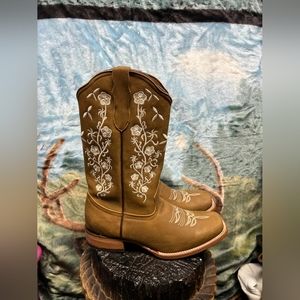 Embroided Western Boots